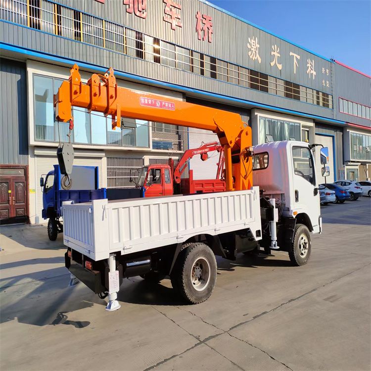 酉阳土家族苗族自治县三轮随车吊定制 农用改装机自备吊中瑞长期出售